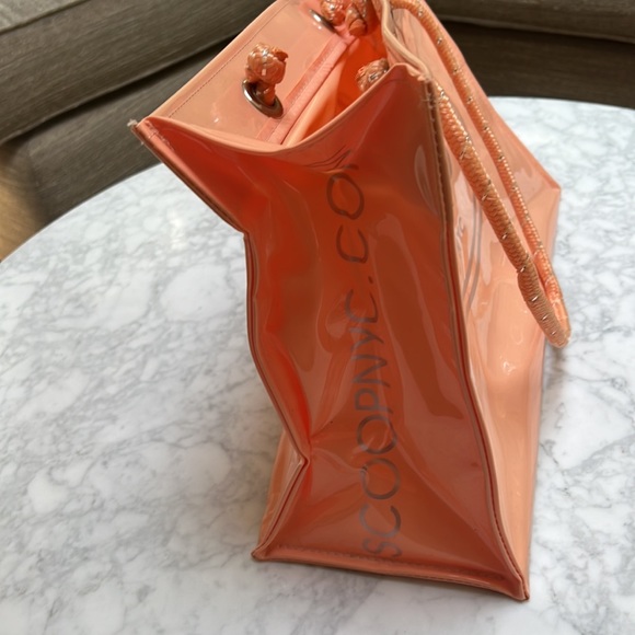 SCOOP Ballet Pink Plastic Tote. NEW - Picture 3 of 4